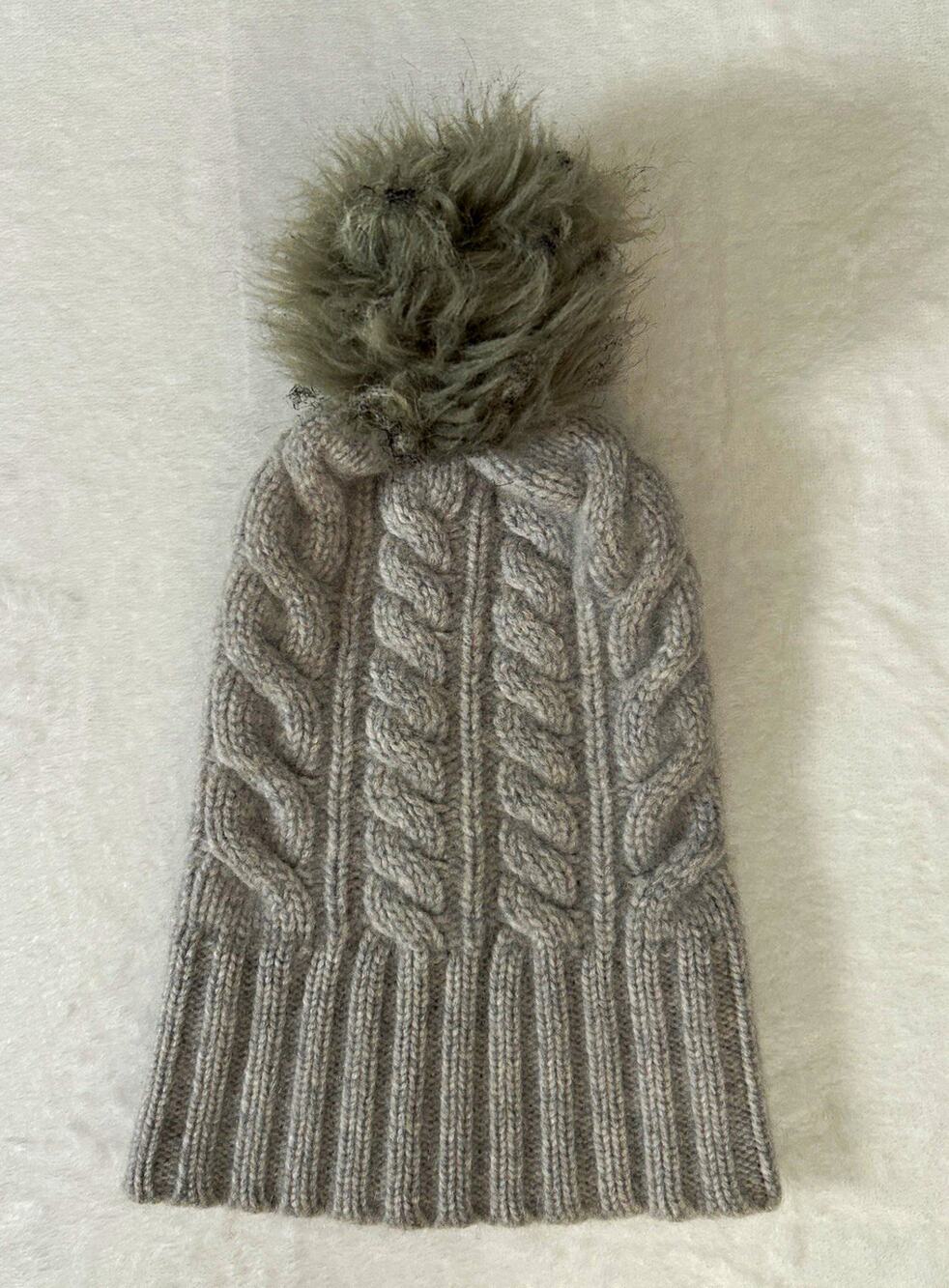 Halogen Women's Gray Cable Knit Cashmere Beanie With Faux Fur Pom OS Apres Ski